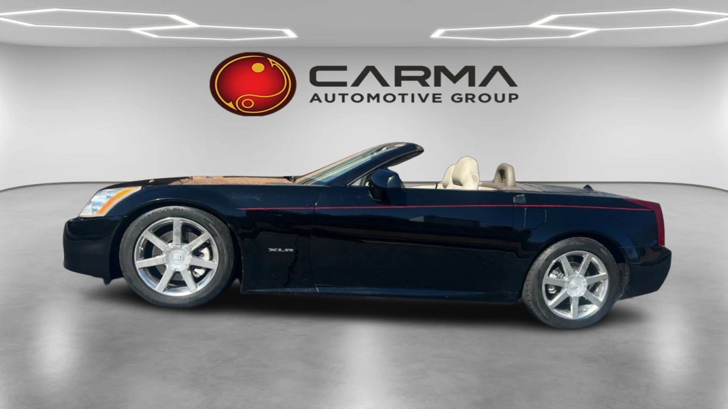 Used 2005 Cadillac XLR RWD image 2