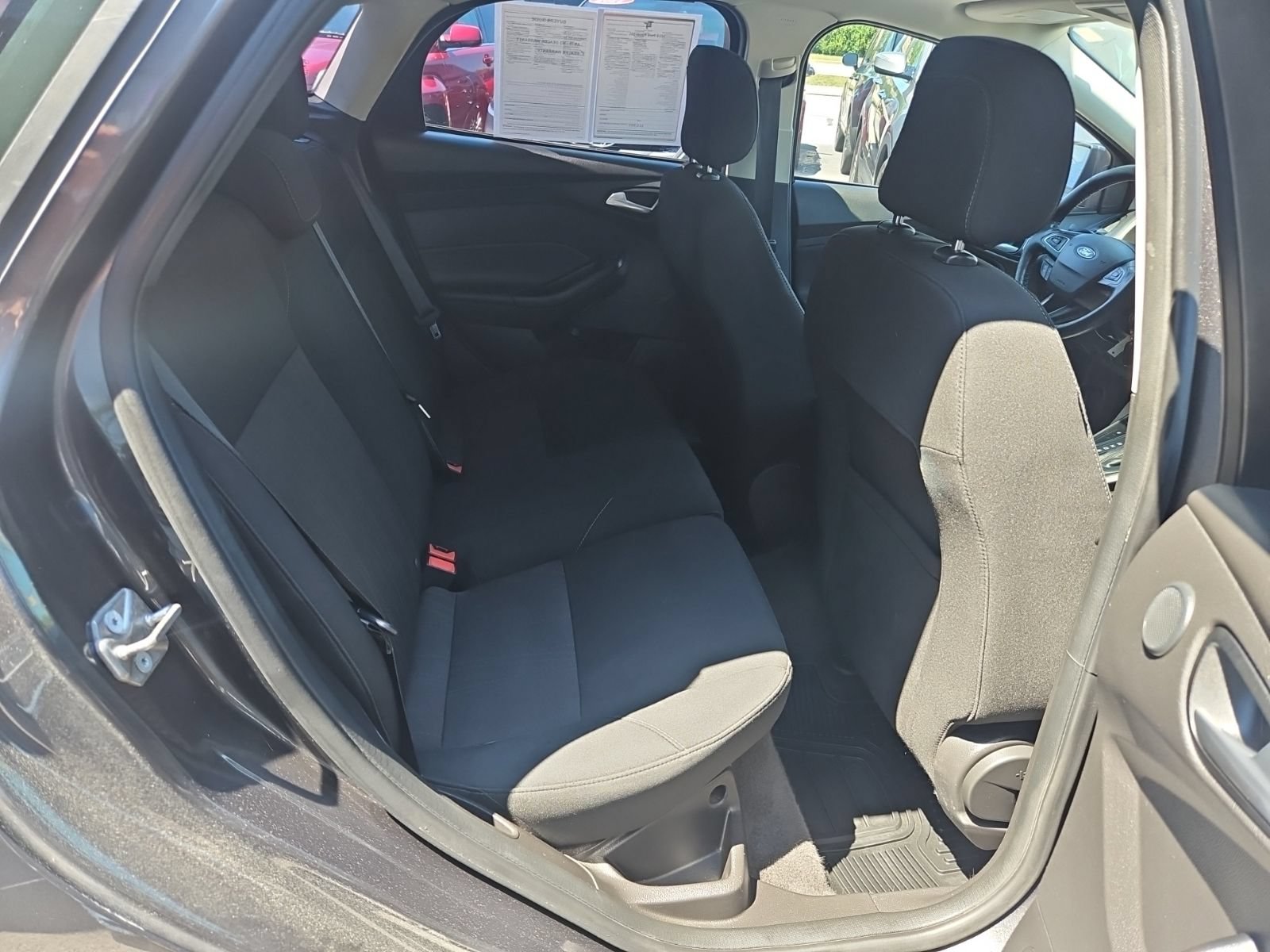 Used 2018 Ford Focus SEL w/ Cold Weather Package FWD image 19