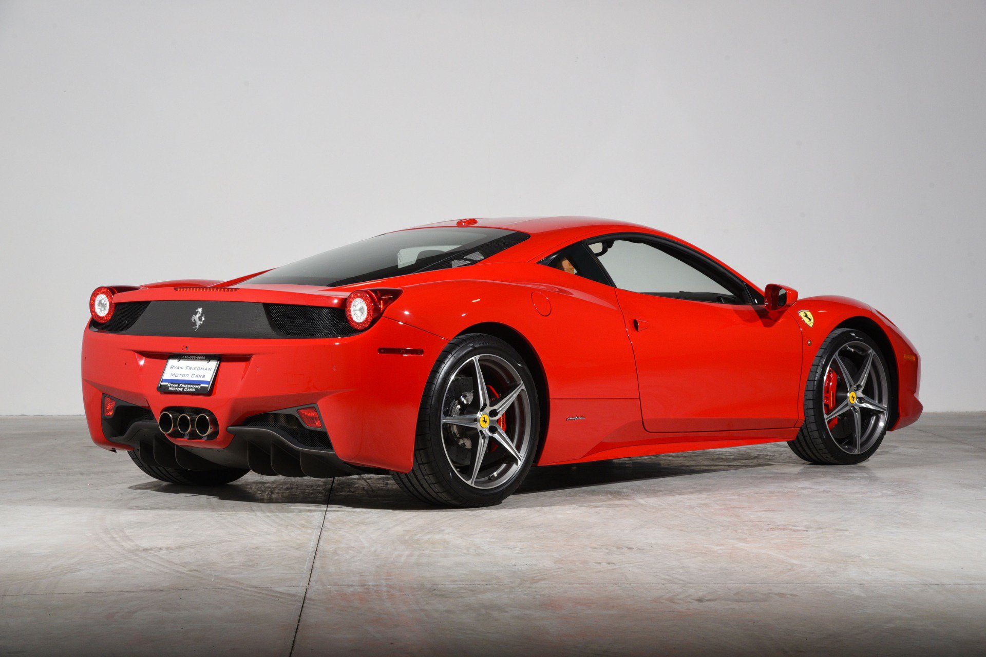 Used 2015 Ferrari 458 Italia Coupe RWD image 3