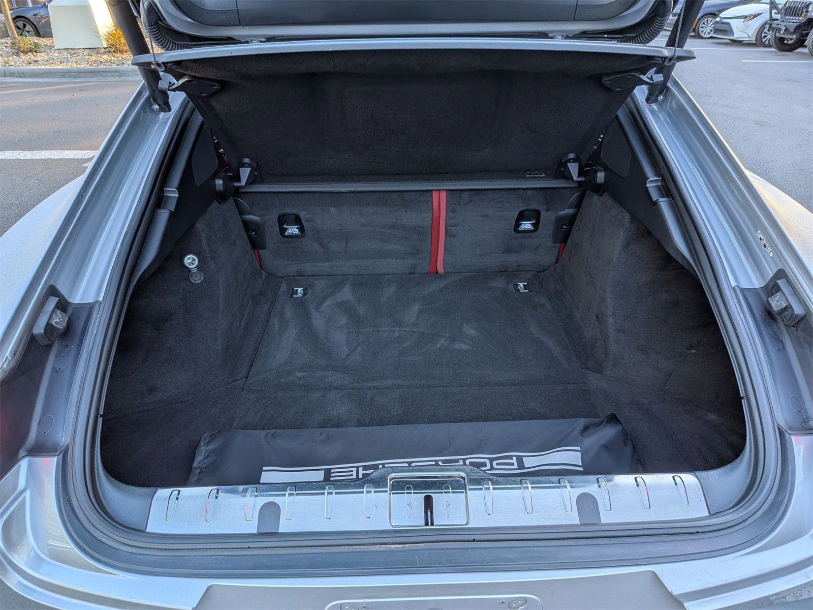 Used 2018 Porsche Panamera image 32