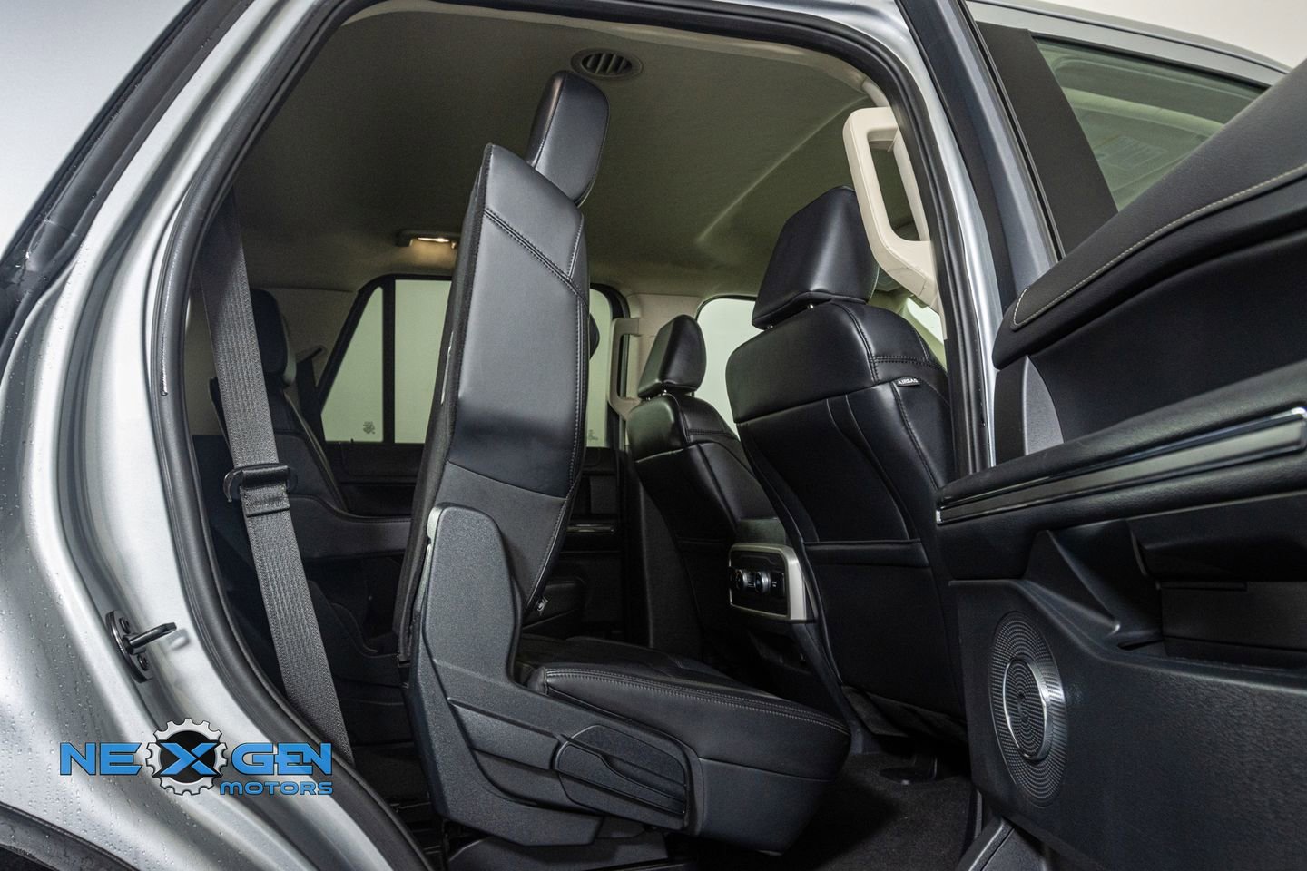 Used 2024 Ford Expedition XLT image 37