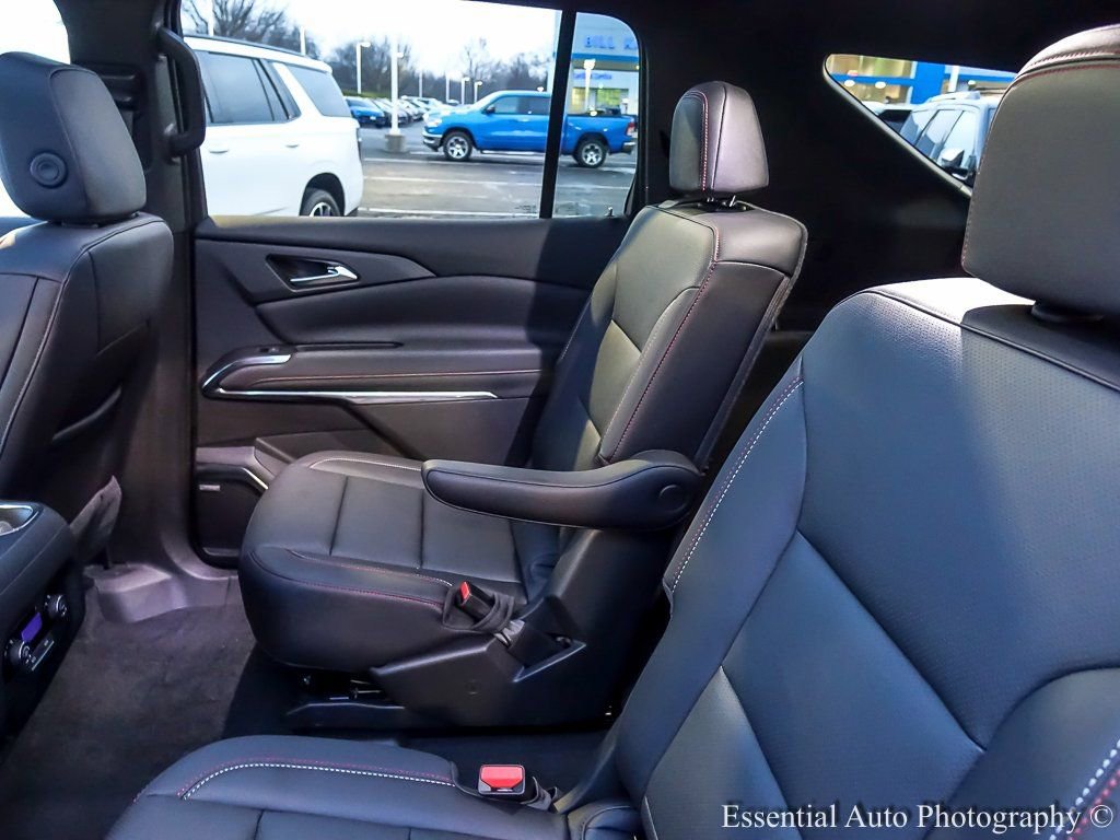 Used 2024 Chevrolet Traverse Z71 w/ Enhanced Driving Package image 17