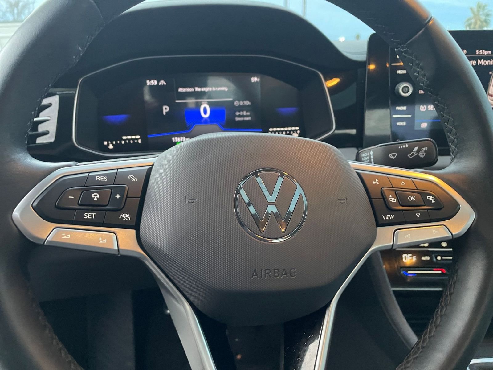 Used 2025 Volkswagen Jetta SE image 27