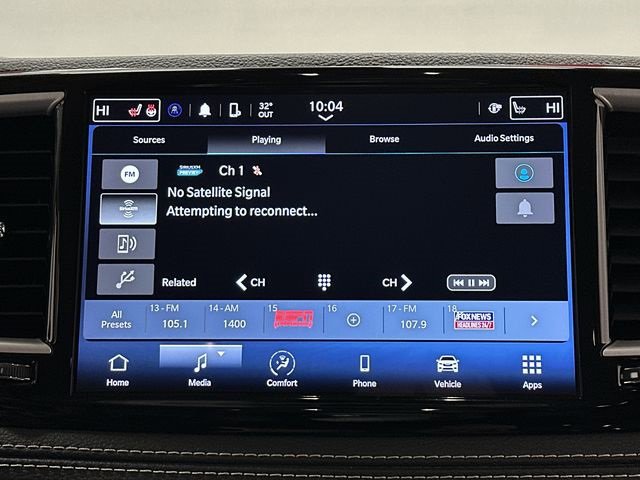 Used 2023 Chrysler Pacifica Touring-L image 11