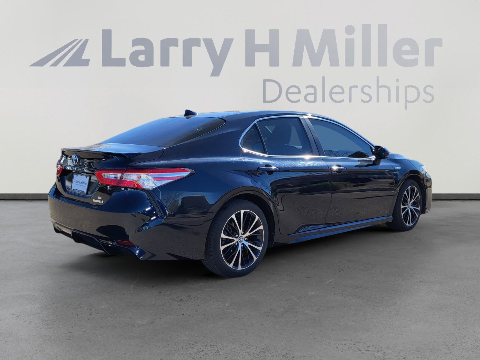 Used 2020 Toyota Camry SE image 5