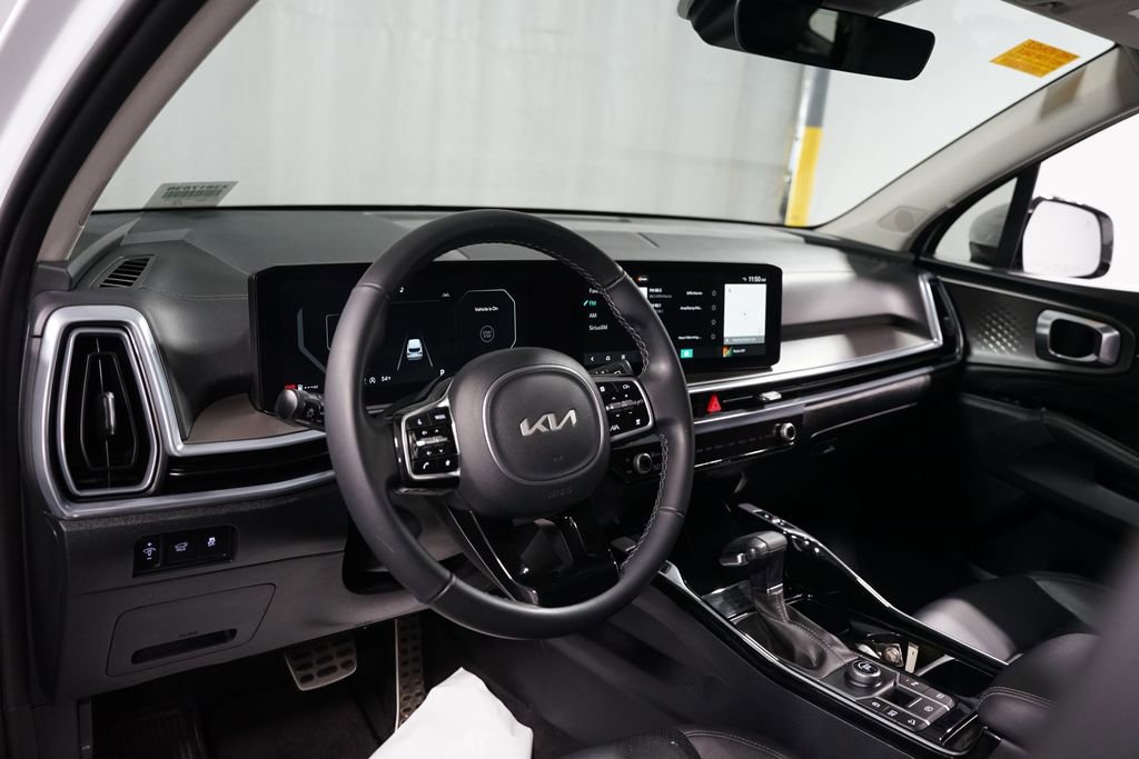 Used 2025 Kia Sorento SX image 11