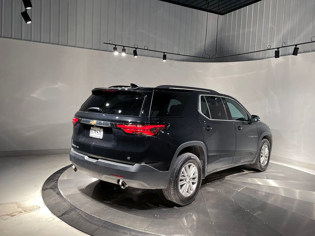 Used 2023 Chevrolet Traverse LT image 11
