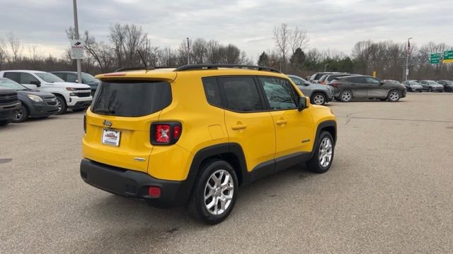Used 2017 Jeep Renegade Latitude w/ Popular Equipment Group image 6