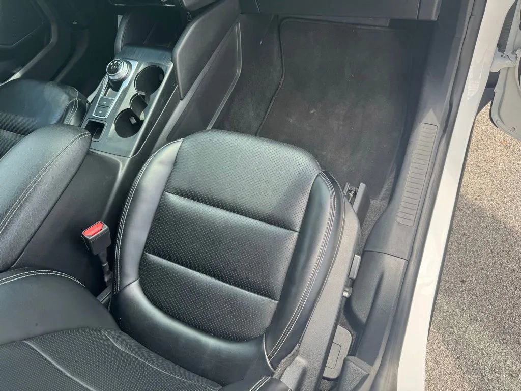 Used 2024 Ford Escape Platinum AWD/4WD image 14
