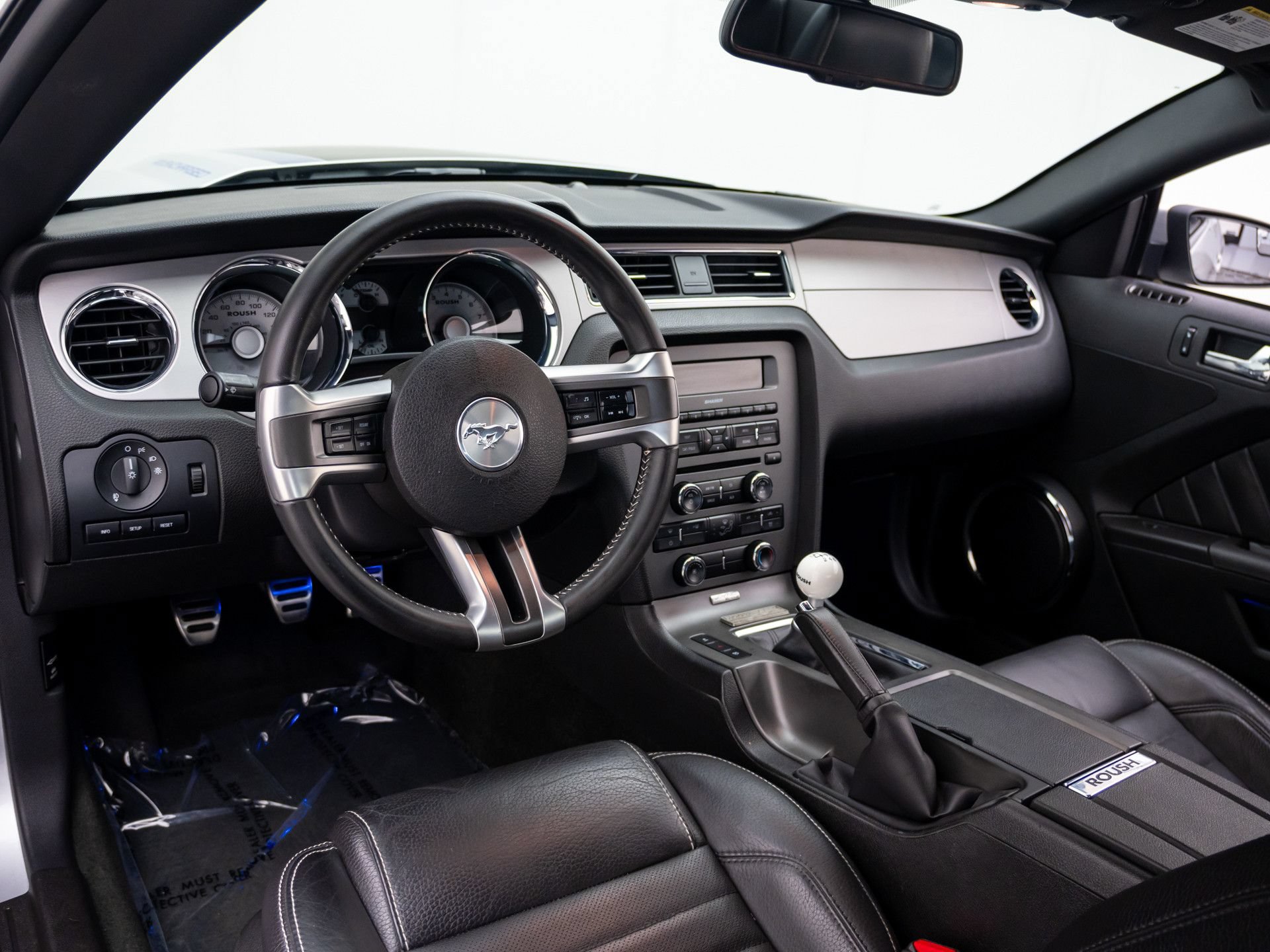 Used 2012 Ford Mustang GT Premium w/ Brembo Brake Pkg RWD image 9