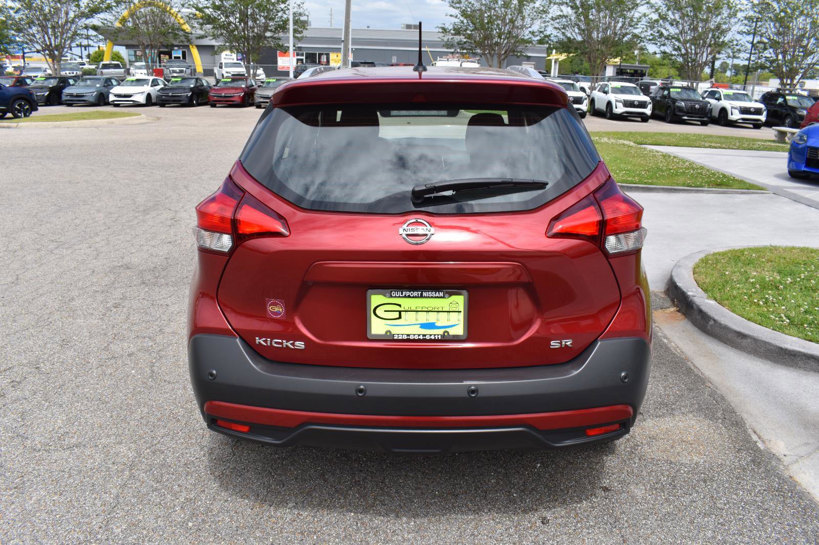 Used 2020 Nissan Kicks SR image 9