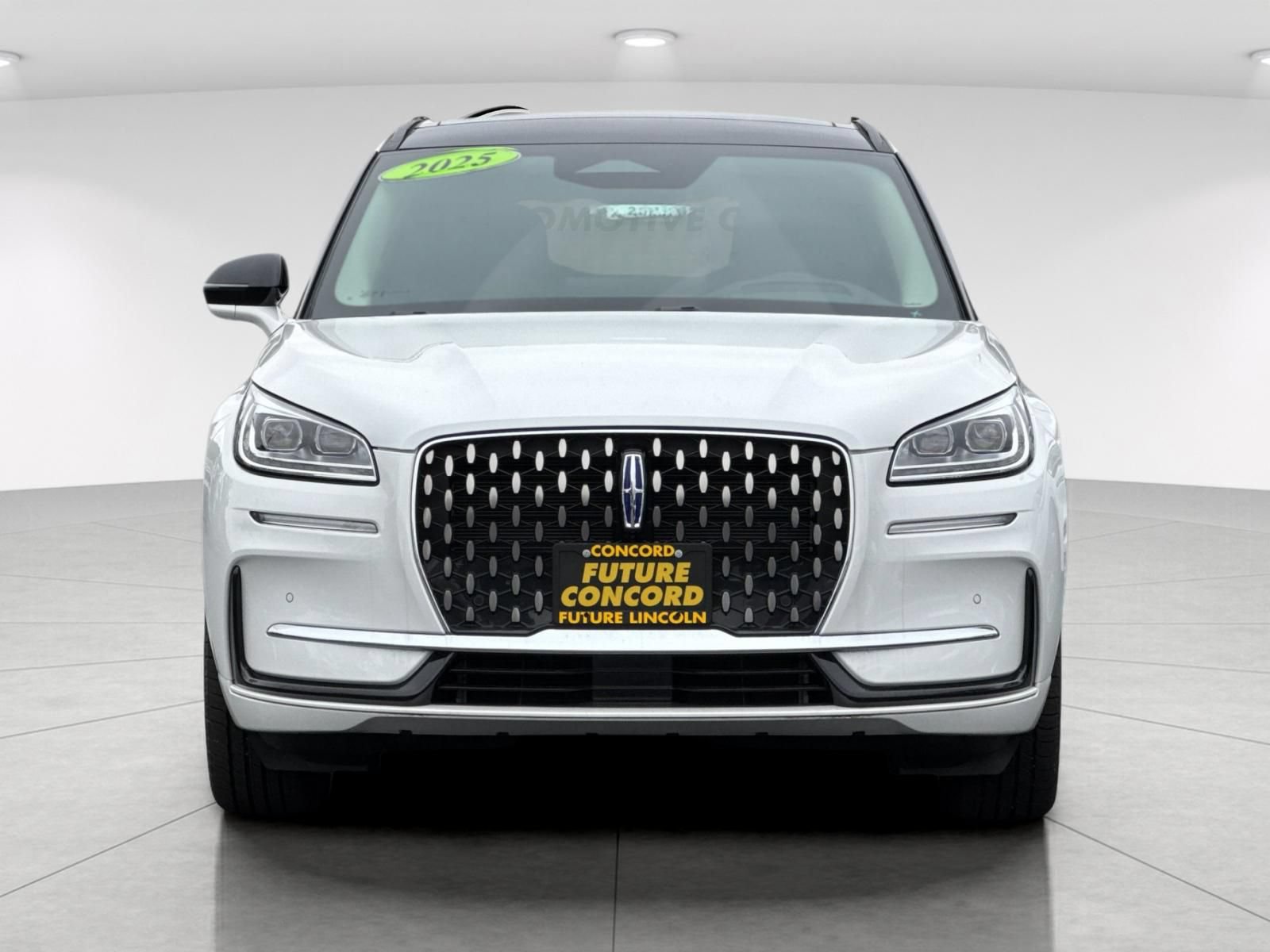 New 2025 Lincoln Corsair Grand Touring w/ Equipment Group 302A AWD/4WD image 8