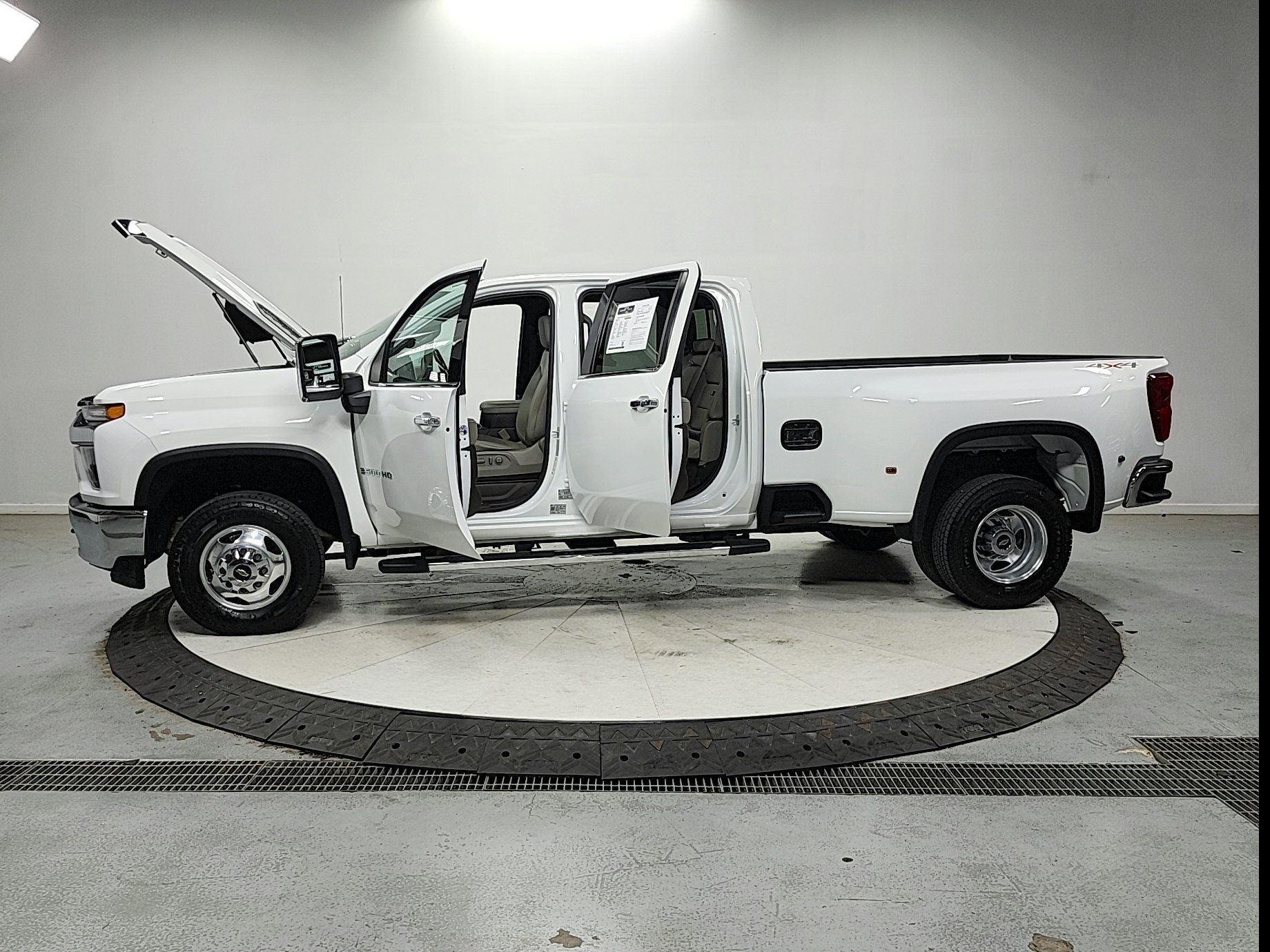 Used 2023 Chevrolet Silverado 3500 LTZ w/ LTZ Convenience Package AWD/4WD image 20