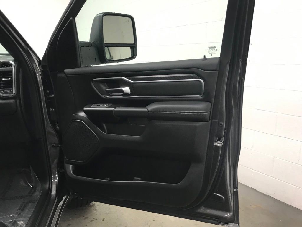 New 2026 RAM 1500 4x4 Crew Cab image 47