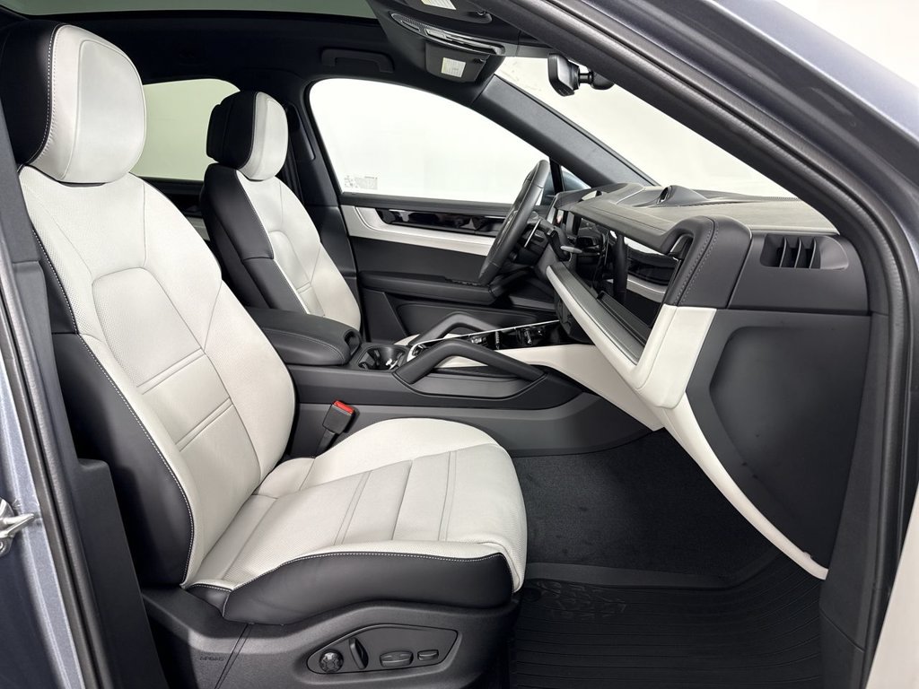 New 2026 Porsche Cayenne Coupe AWD/4WD image 23