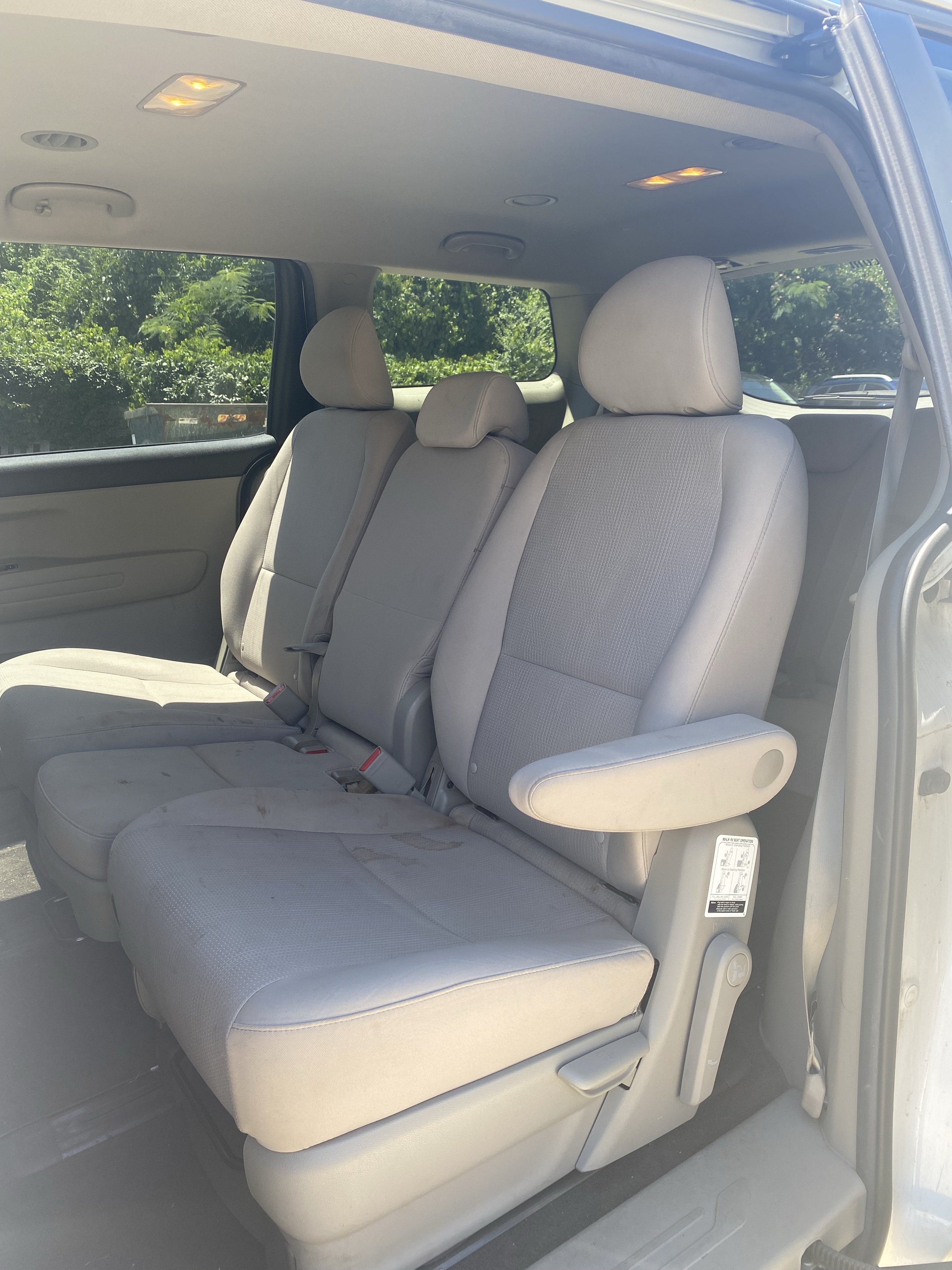 Used 2021 Kia Sedona LX FWD image 9