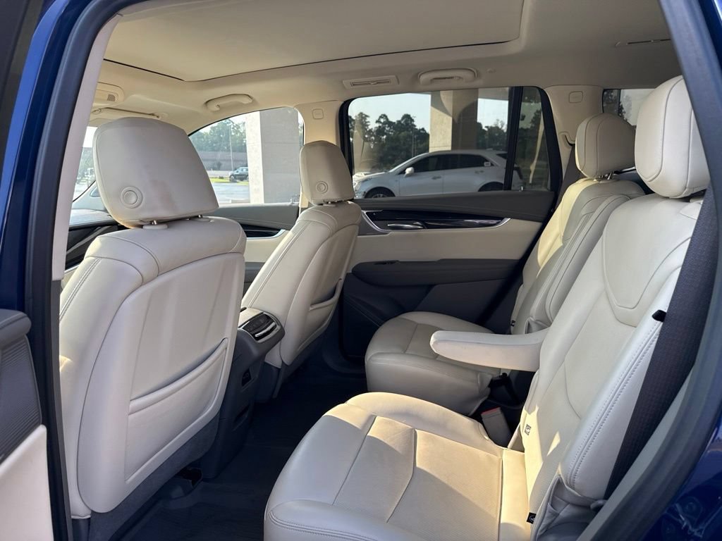 Used 2025 Cadillac XT6 Premium Luxury w/ LPO, Floor Liner Package AWD/4WD image 11