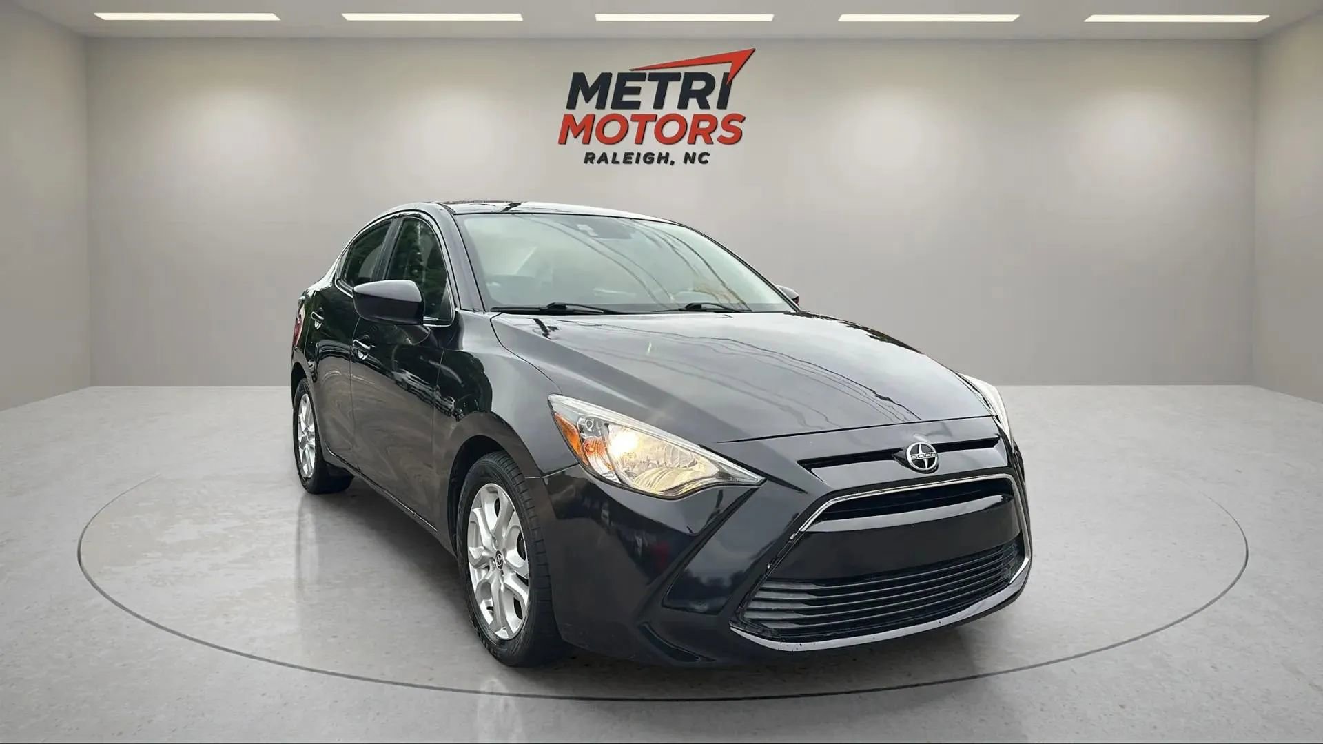 Used 2016 Scion iA image 3