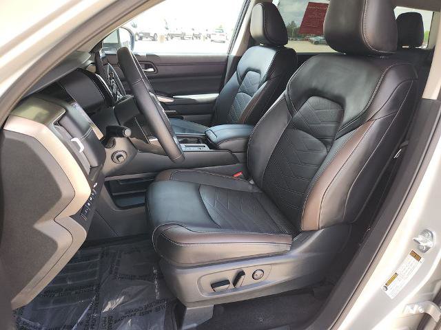 Certified 2024 Nissan Pathfinder Platinum w/ Cargo Package FWD image 12