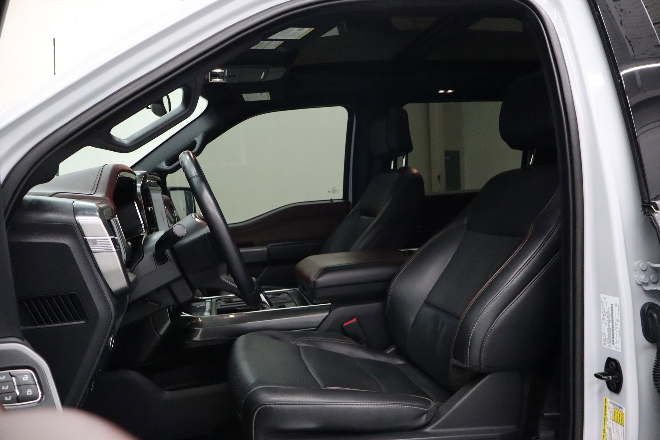 Used 2022 Ford F150 Lariat image 22