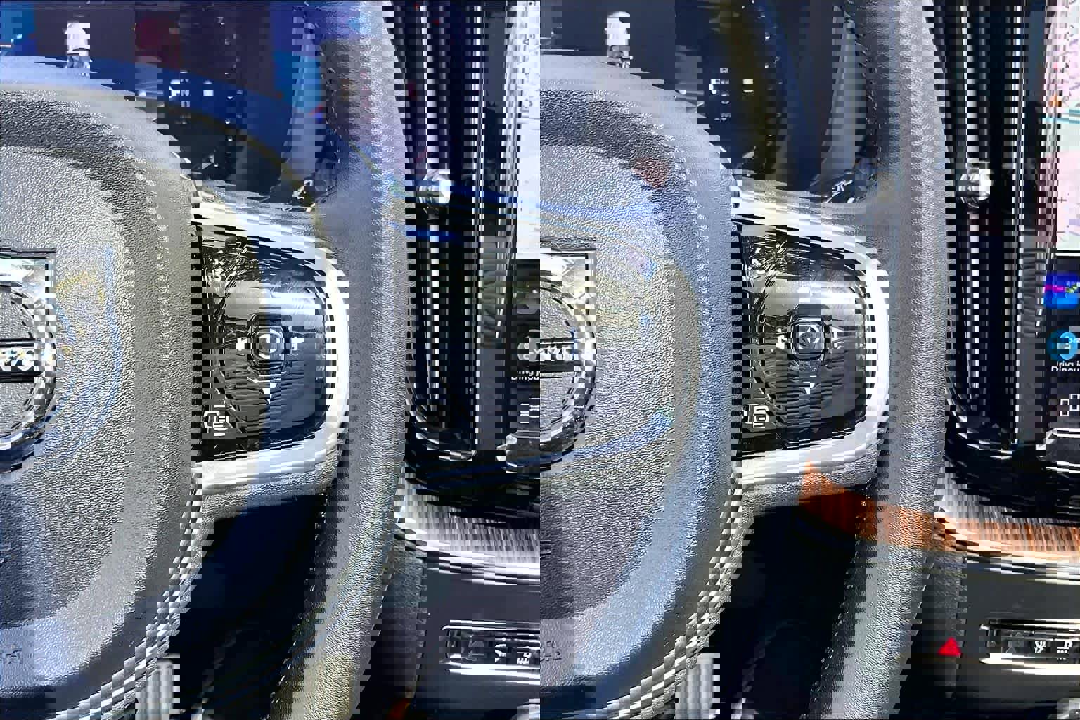 Certified 2023 Volvo XC60 B5 Plus w/ Climate Package image 24