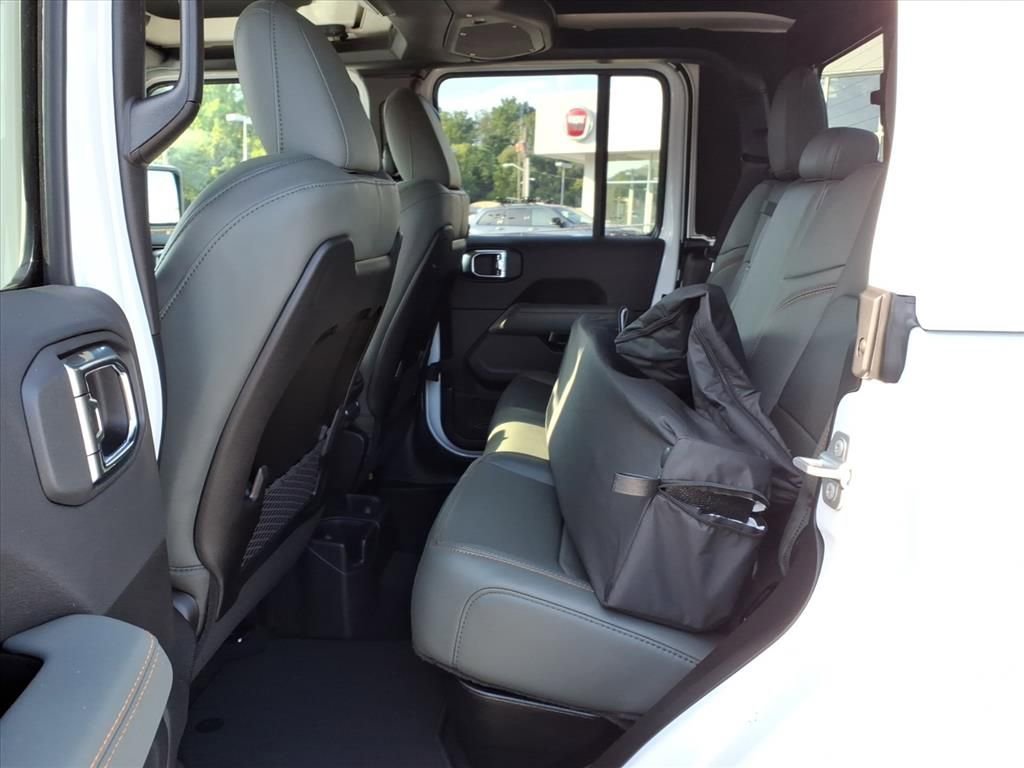 New 2025 Jeep Gladiator Mojave image 6