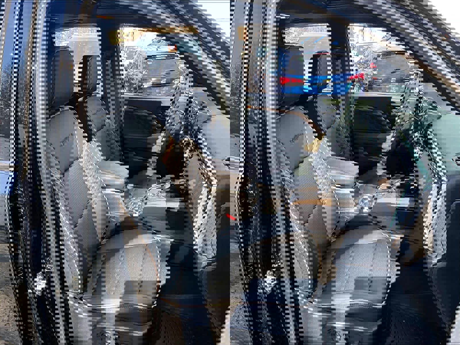 Used 2024 GMC Canyon Denali image 11