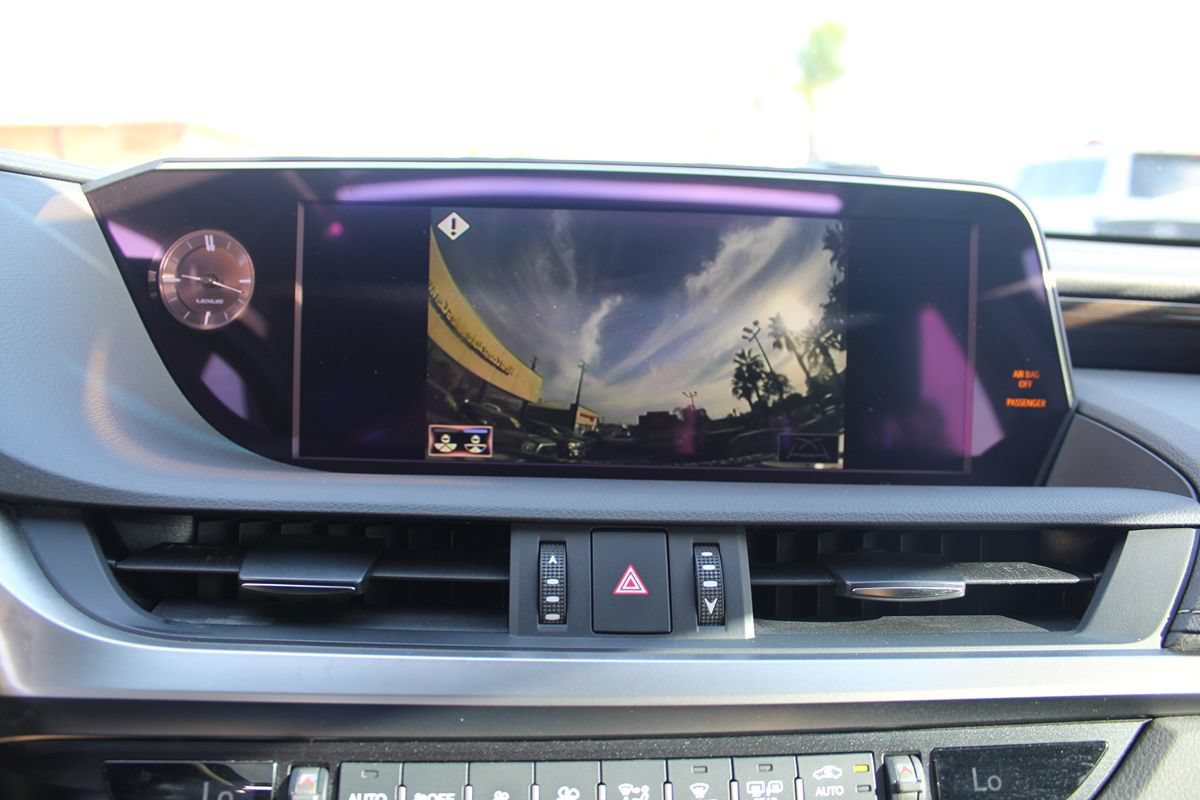 Used 2019 Lexus ES 300h w/ Premium Package FWD image 31