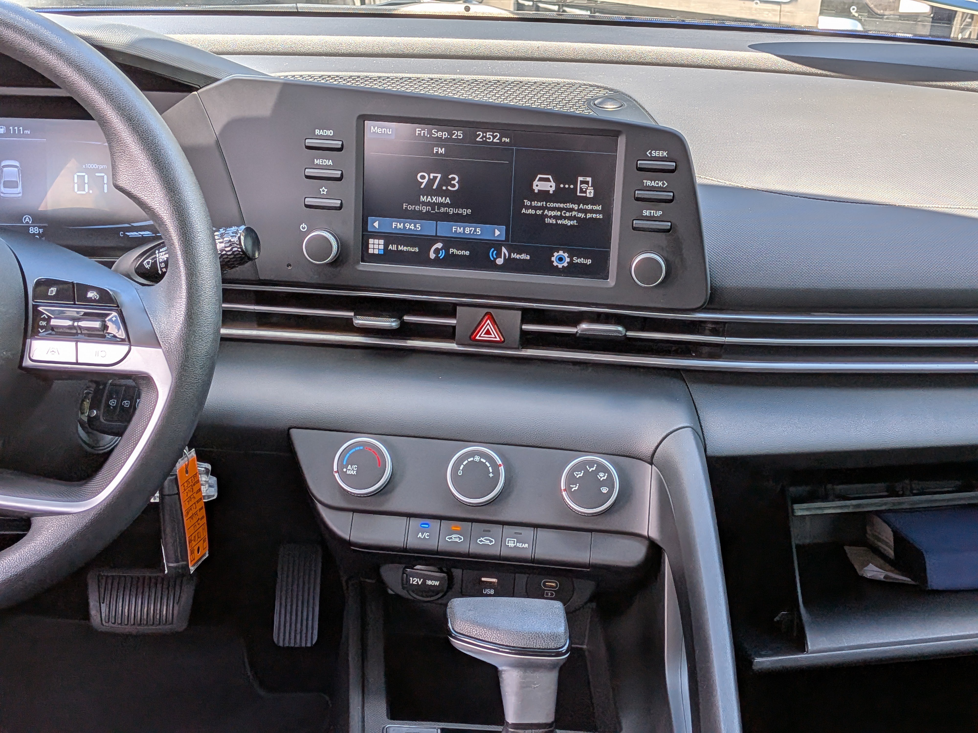 Used 2024 Hyundai Elantra SE FWD image 18