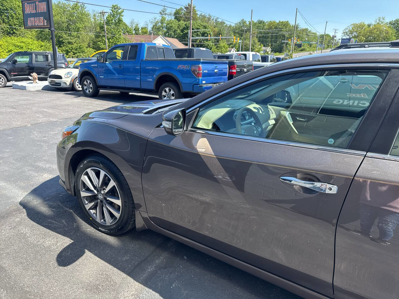 Used 2016 Nissan Altima 2.5 SL w/ 2.5 Technology w/LED Package image 4