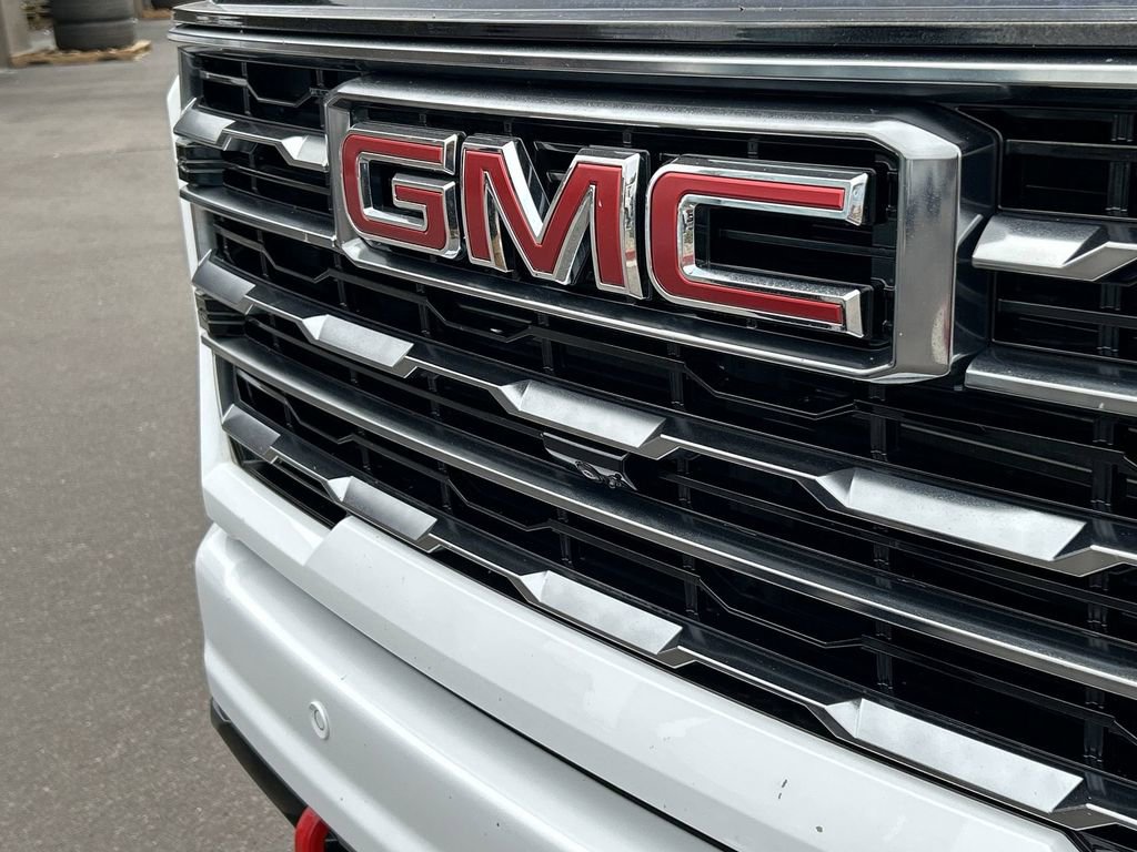 Used 2024 GMC Sierra 2500 AT4 w/ Technology Package AWD/4WD image 30
