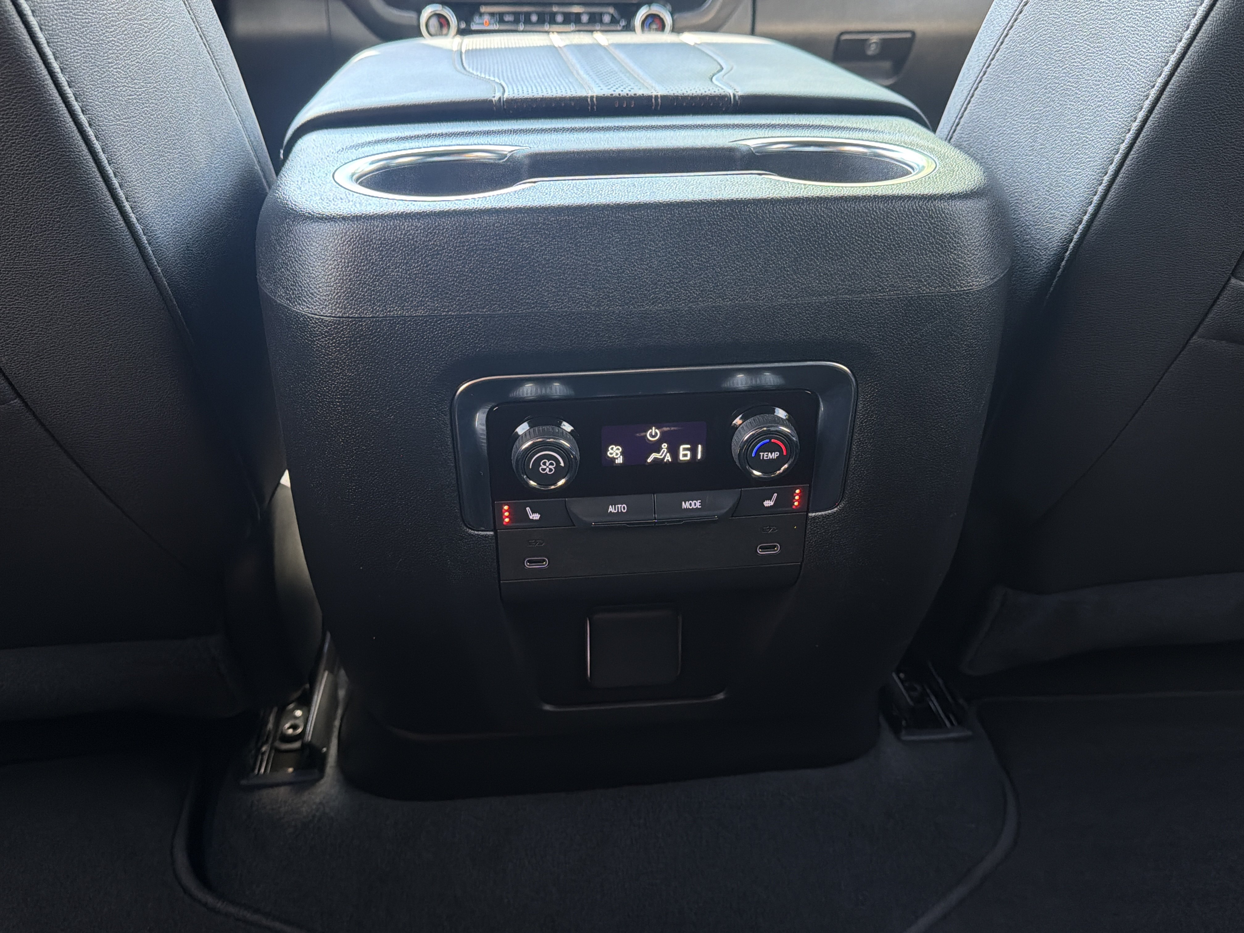 Used 2025 Chevrolet Suburban High Country w/ Sun And Tow Package AWD/4WD image 28