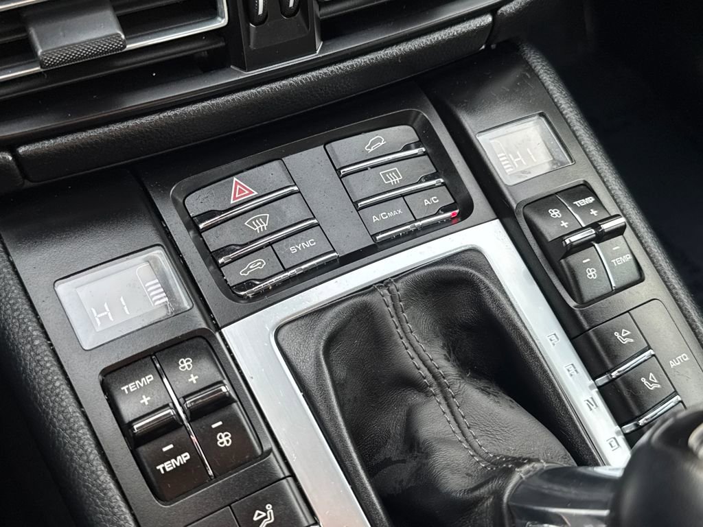 Used 2019 Porsche Macan Base image 26