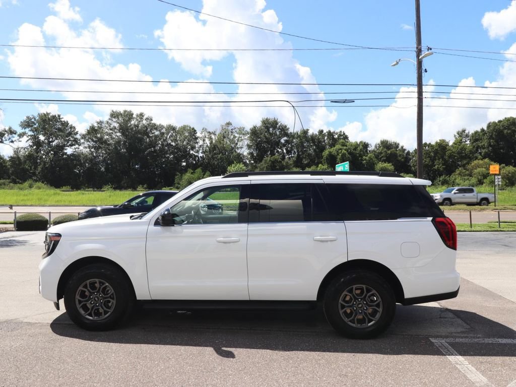 Used 2025 Ford Expedition Active RWD image 8