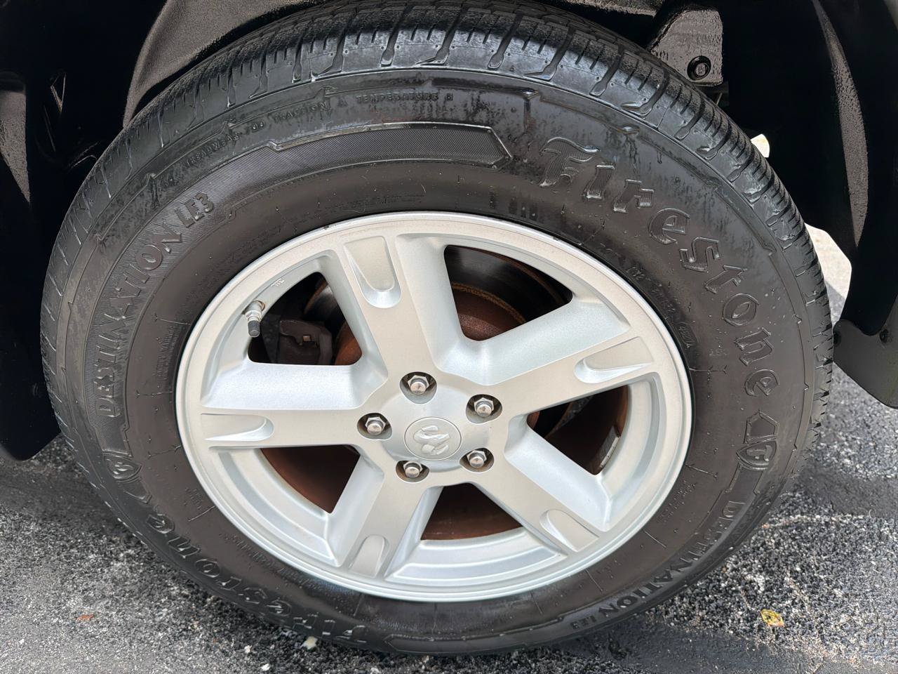 Used 2008 Dodge Nitro SXT RWD image 41