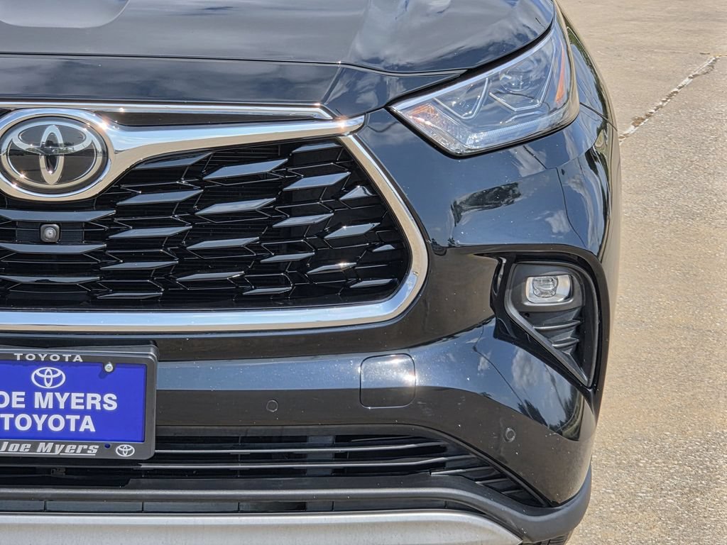 Used 2021 Toyota Highlander Platinum AWD/4WD image 4