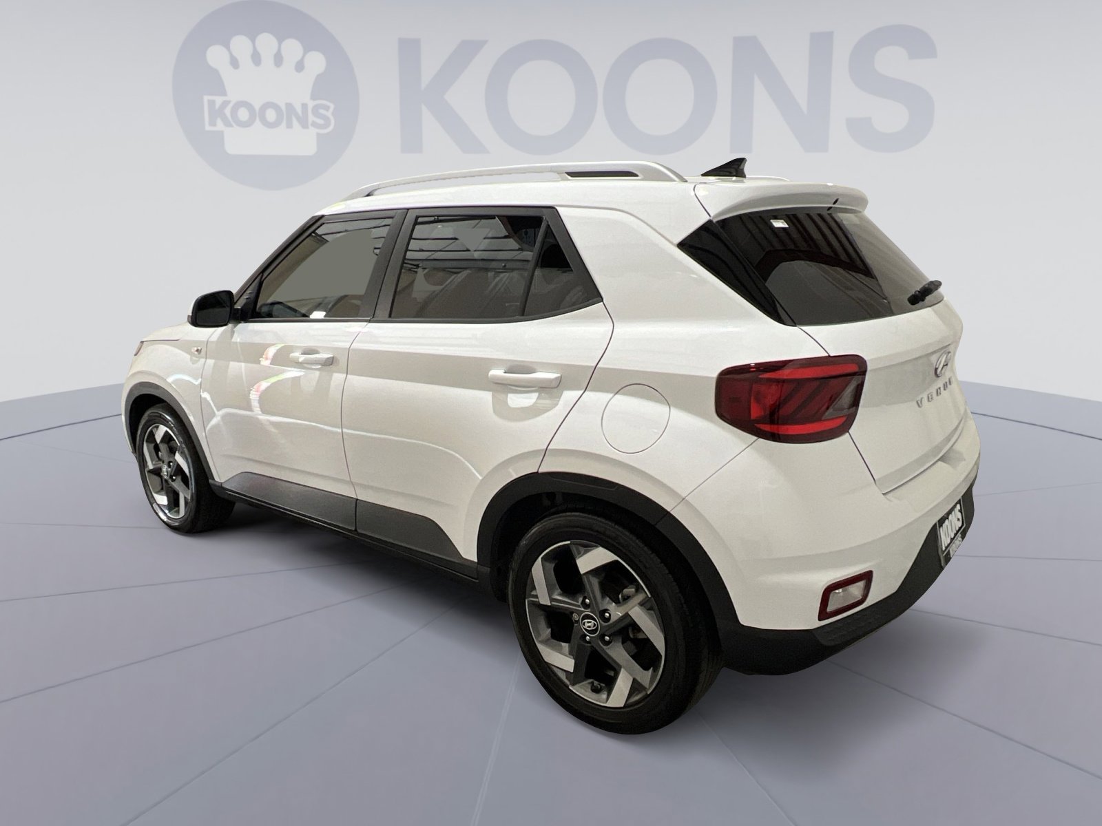 Used 2022 Hyundai Venue SEL FWD image 8