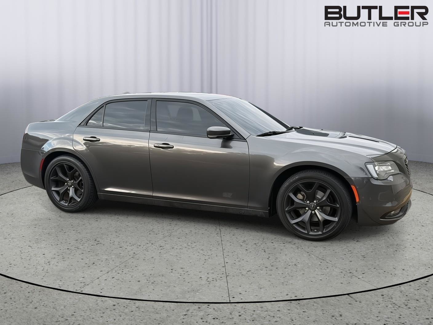 Used 2022 Chrysler 300 S RWD image 6