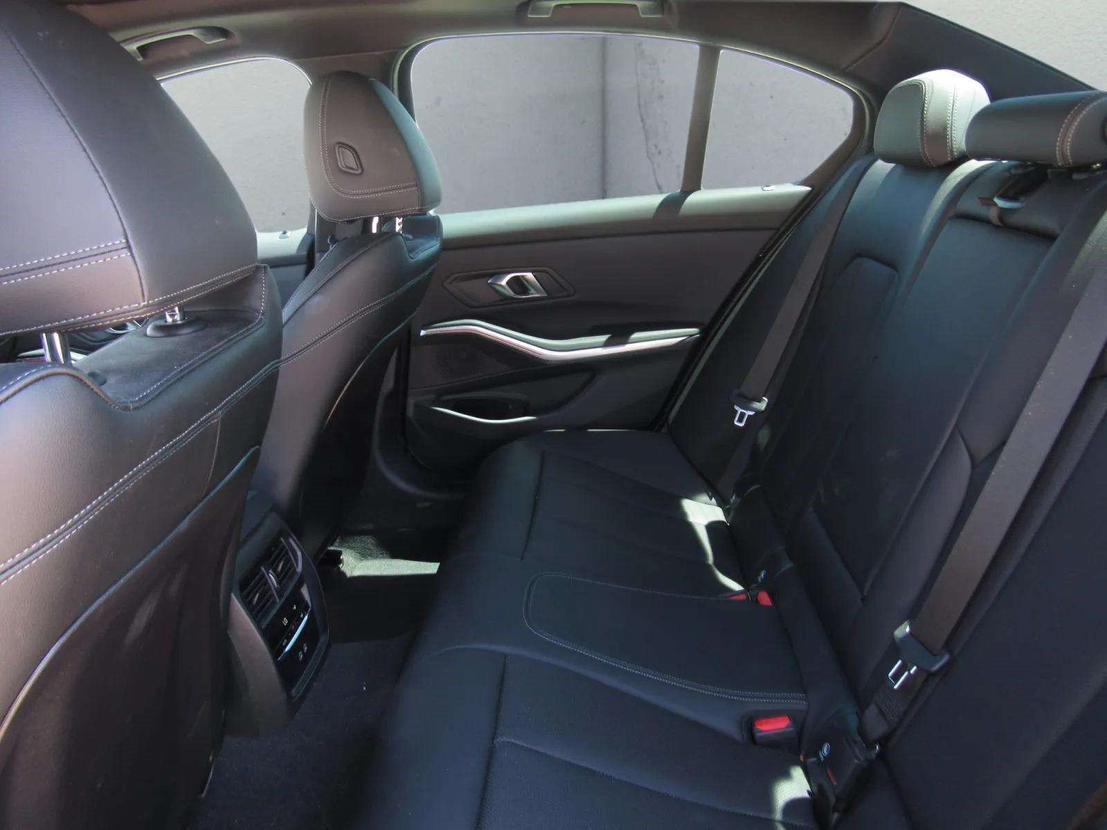 Used 2024 BMW 330i Sedan w/ Premium Package RWD image 13