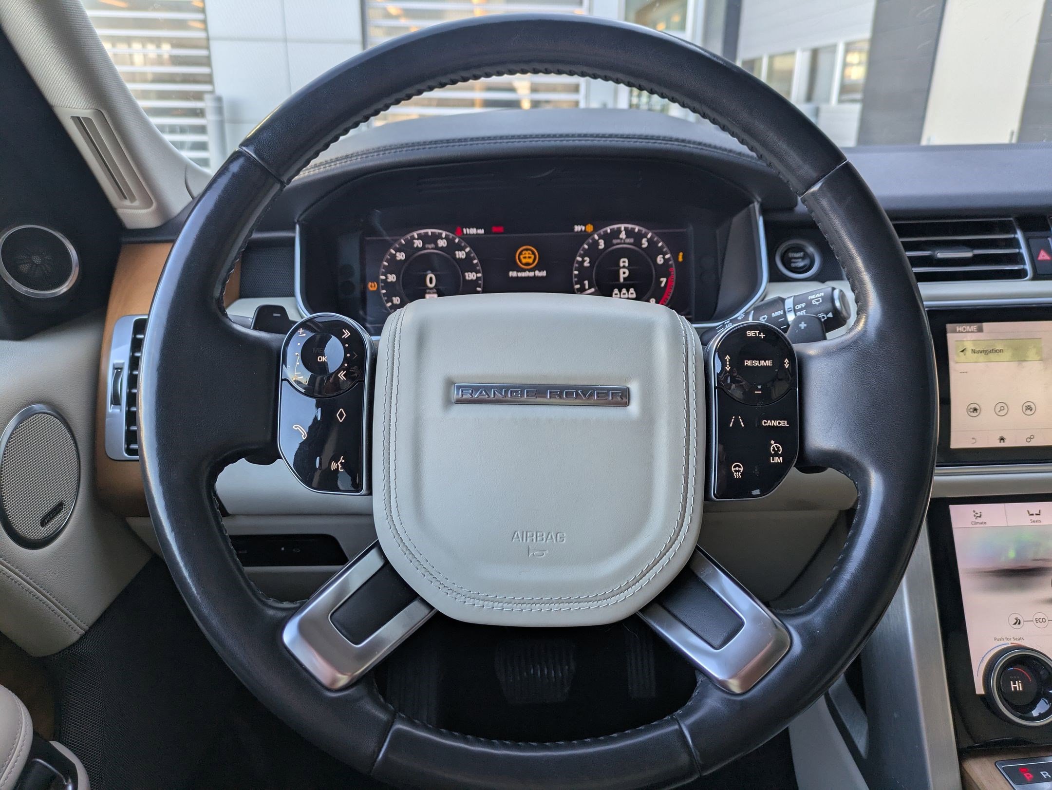 Used 2020 Land Rover Range Rover HSE image 12