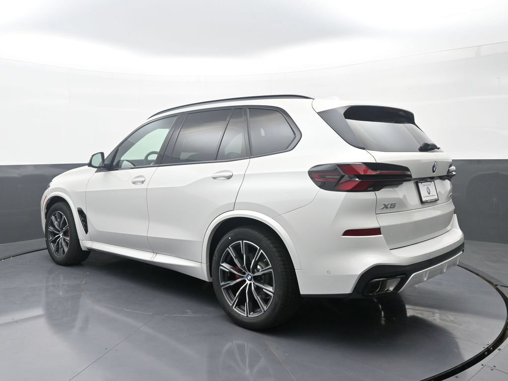 New 2026 BMW X5 xDrive40i w/ M Sport Package AWD/4WD image 5