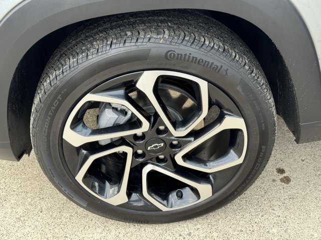 Used 2025 Chevrolet Trax RS w/ Driver Confidence Package image 23