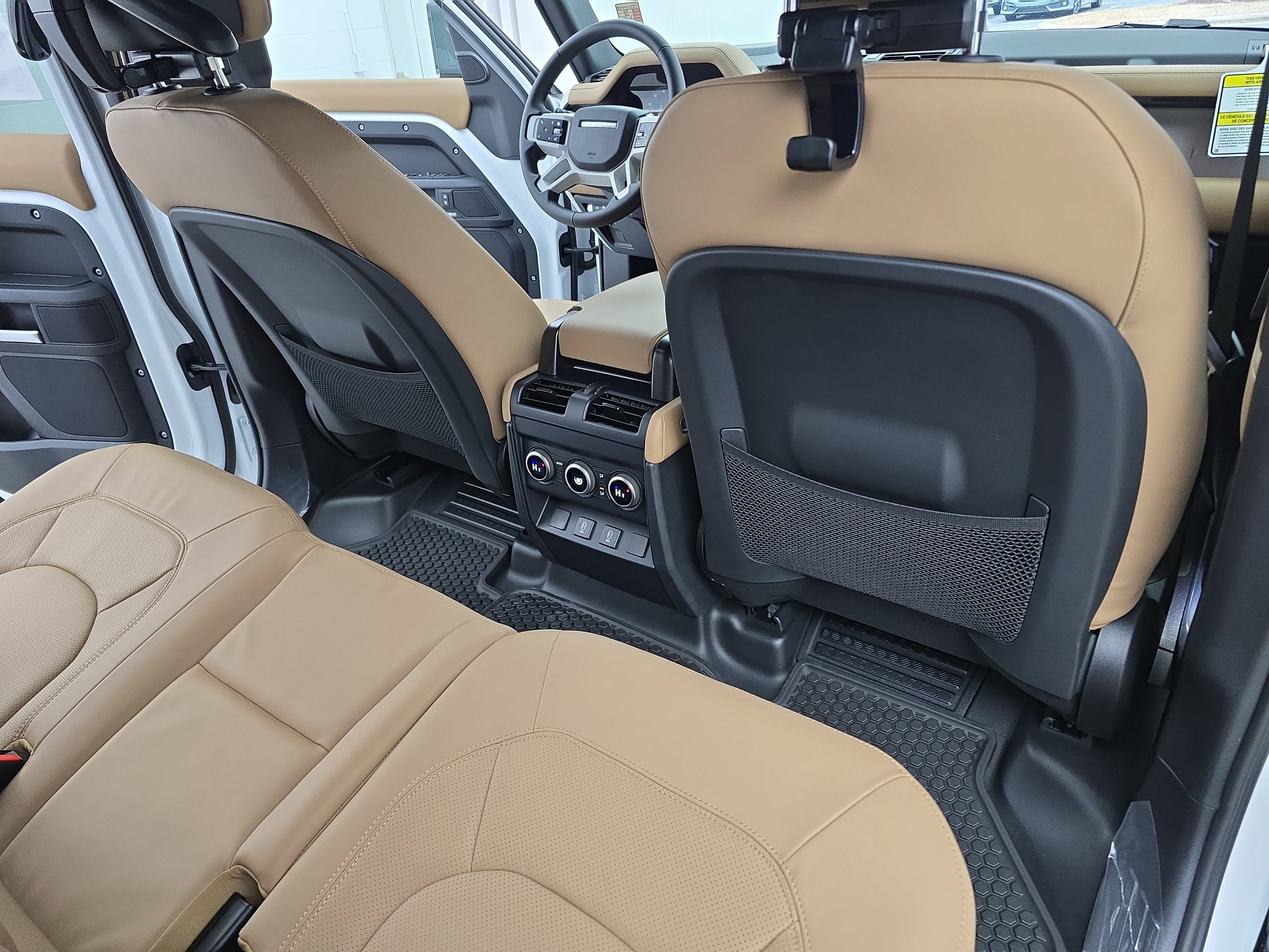 New 2026 Land Rover Defender 110 X-Dynamic SE AWD/4WD image 11