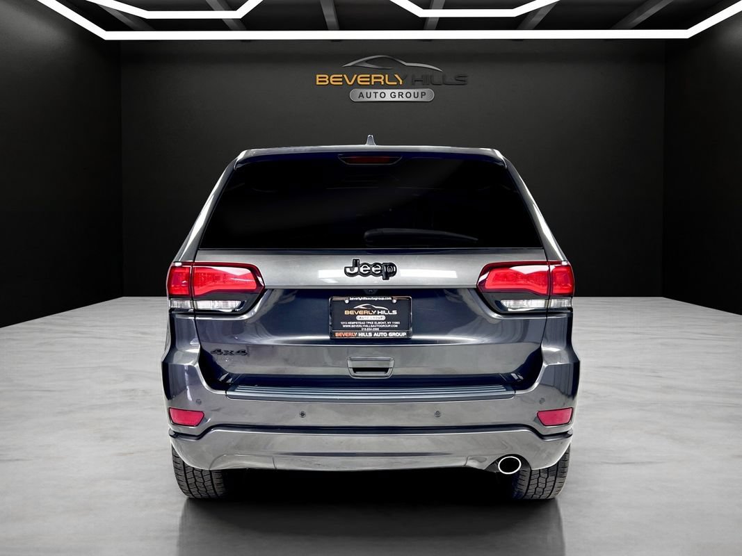 Used 2018 Jeep Grand Cherokee Altitude AWD/4WD image 4