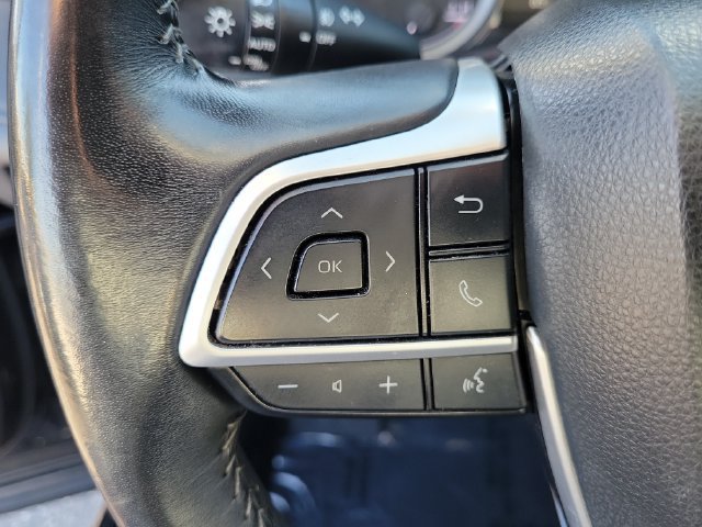 Used 2023 Toyota Highlander XLE FWD image 22