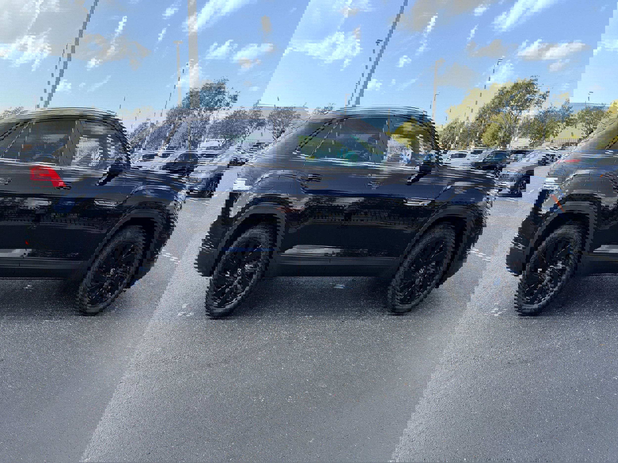 New 2026 Volkswagen Atlas Cross Sport SE FWD image 2