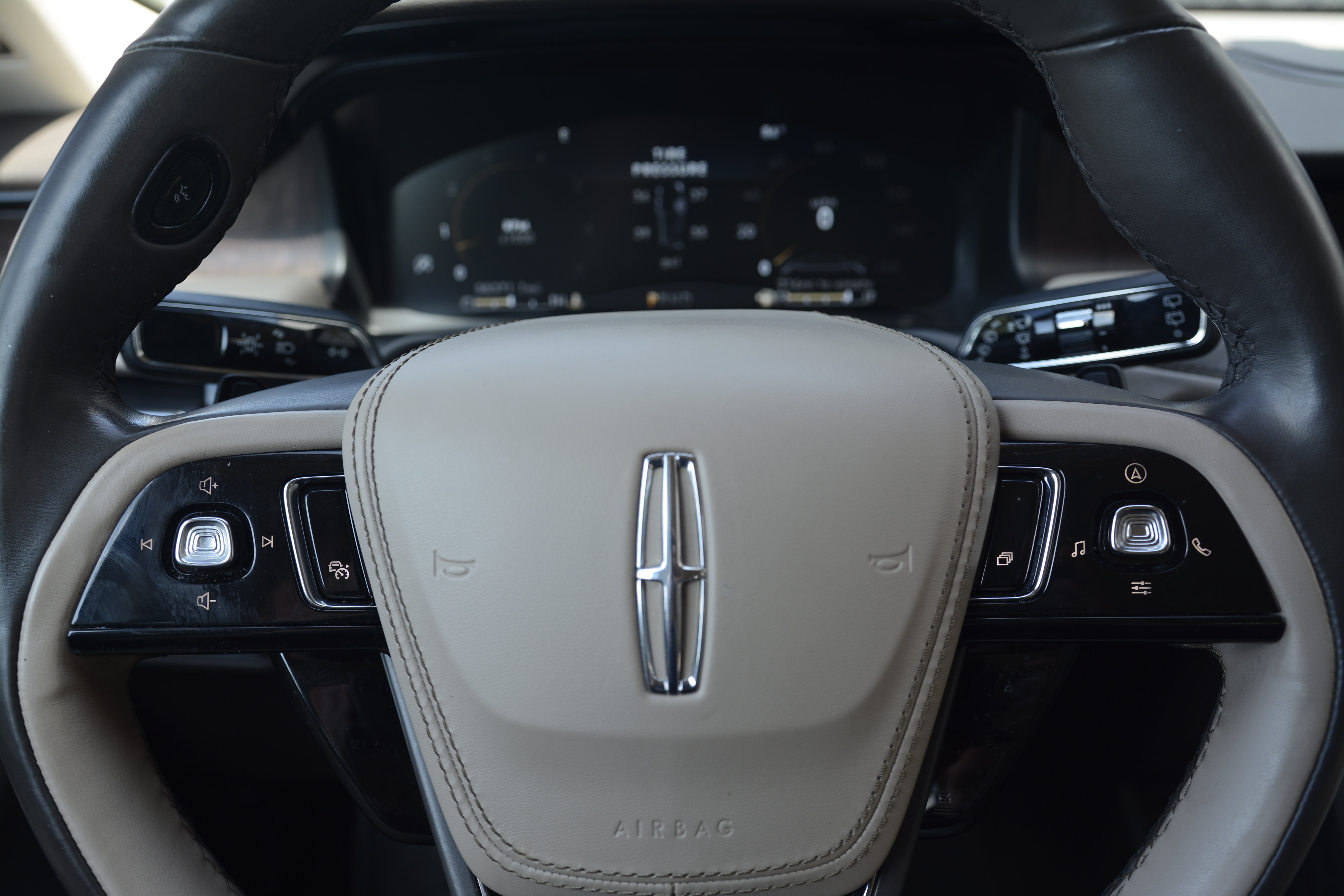 Used 2020 Lincoln Aviator Reserve w/ Equipment Group 202A AWD/4WD image 38