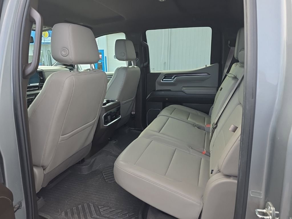 Used 2023 Chevrolet Silverado 1500 LTZ image 18