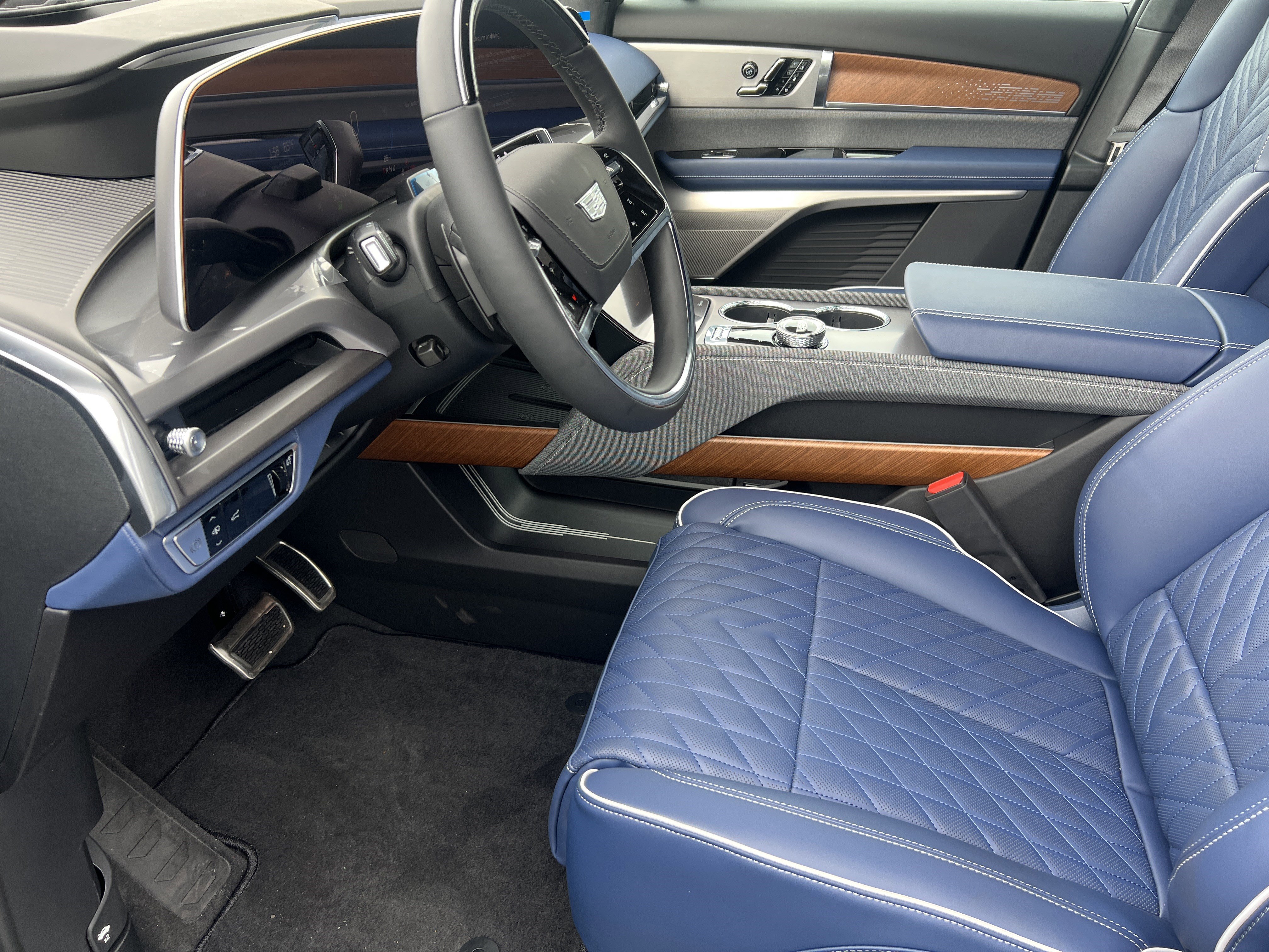 New 2026 Cadillac Vistiq Premium Luxury image 16