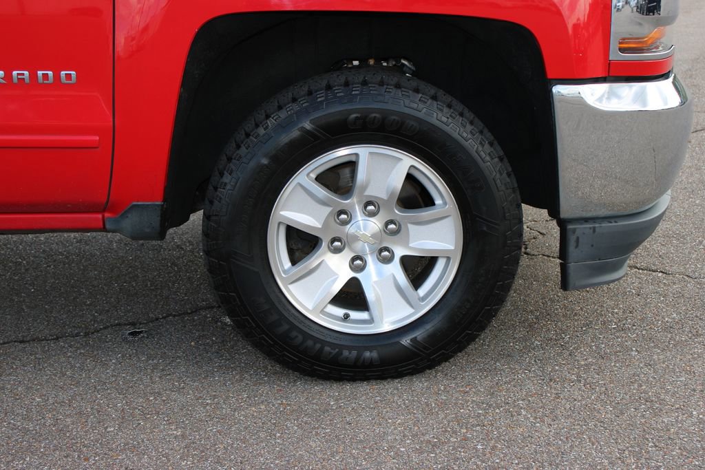 Used 2019 Chevrolet Silverado 1500 LT AWD/4WD image 5